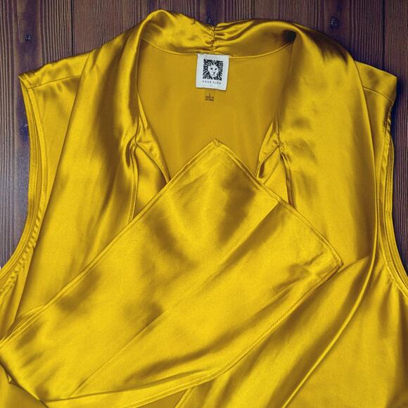 ANNE KLEIN Gold Shiny Tie Neck Blouse Sleeveless L - Picture 2 of 2